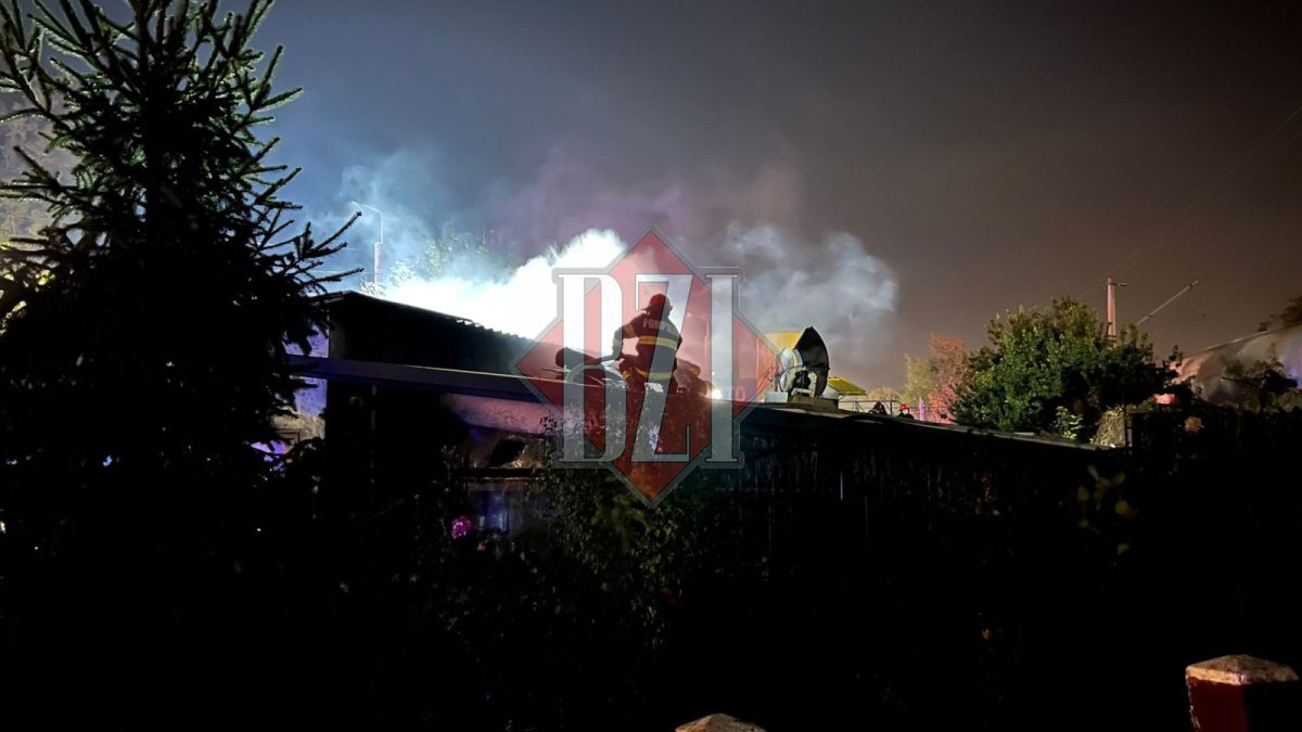 Incendiu devastator la cel mai cunoscut restaurant grecesc din Iași. Pompierii se luptă cu flăcările – EXCLUSIV, UPDATE
