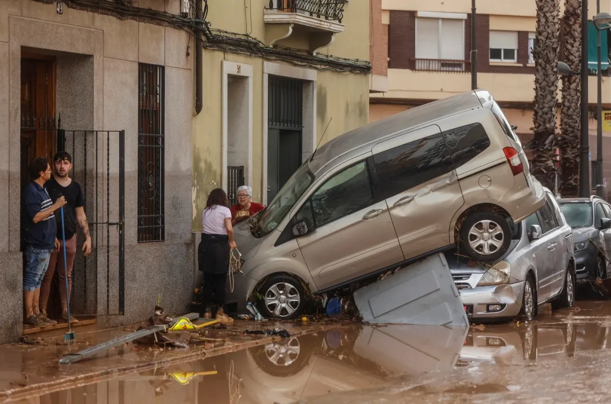 Inundații devastatoare în Spania: Bilanțul victimelor crește la 205, iar autoritățile trimit trupe suplimentare în Valencia