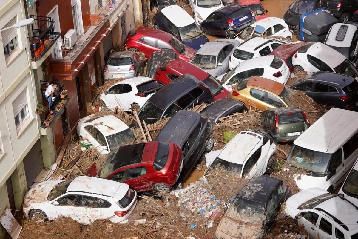 Alertă MAE: 5 români ar putea fi printre dispăruți în inundațiile catastrofale din Spania! Verificările sunt în plină desfășurare – UPDATE
