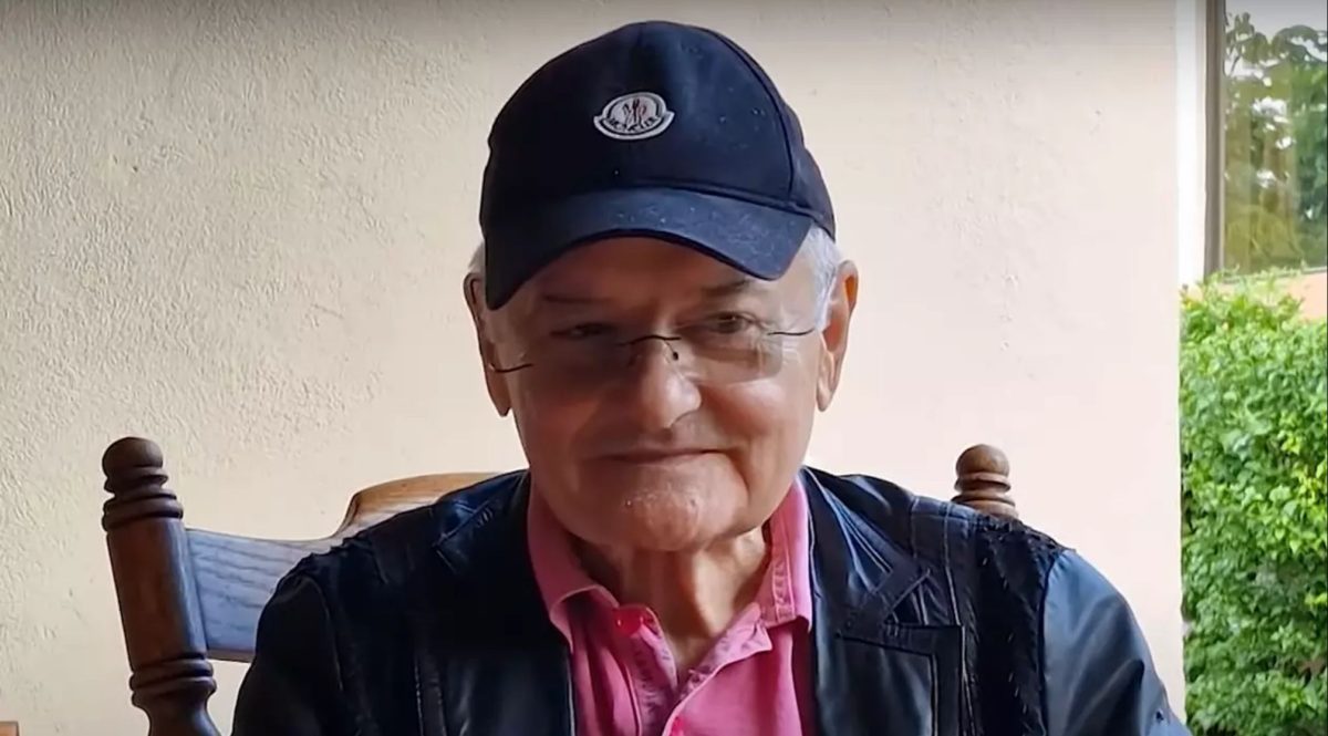 Irinel Columbeanu, ajutat cu bani de patronul azilului. Pensia nu-i ajunge să plătească taxa la cămin