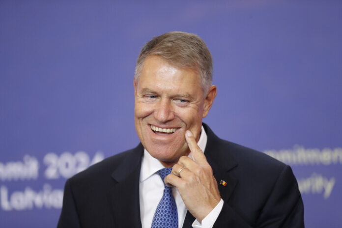 Sfidarea continuă. Iohannis nu e doar mut, e și surd: „Instanța a spus să dați banii înapoi! Borfașule, dă, bă, banii înapoi!”