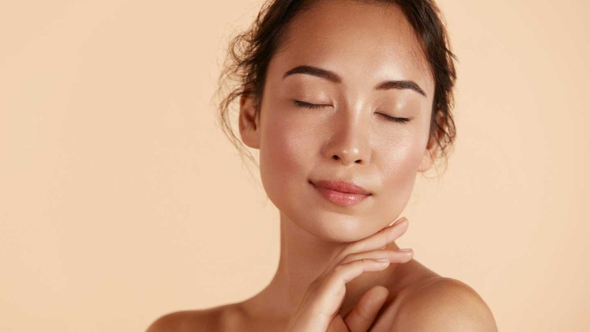 Machiajul natural: secretul unui look proaspăt și radiant în câțiva pași simpli