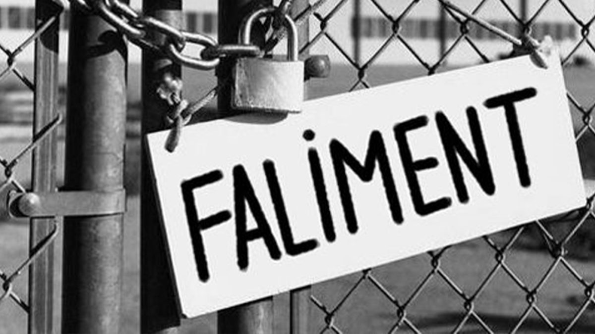 România ar putea intra în faliment din cauza guvernelor incapabile din ultimii ani