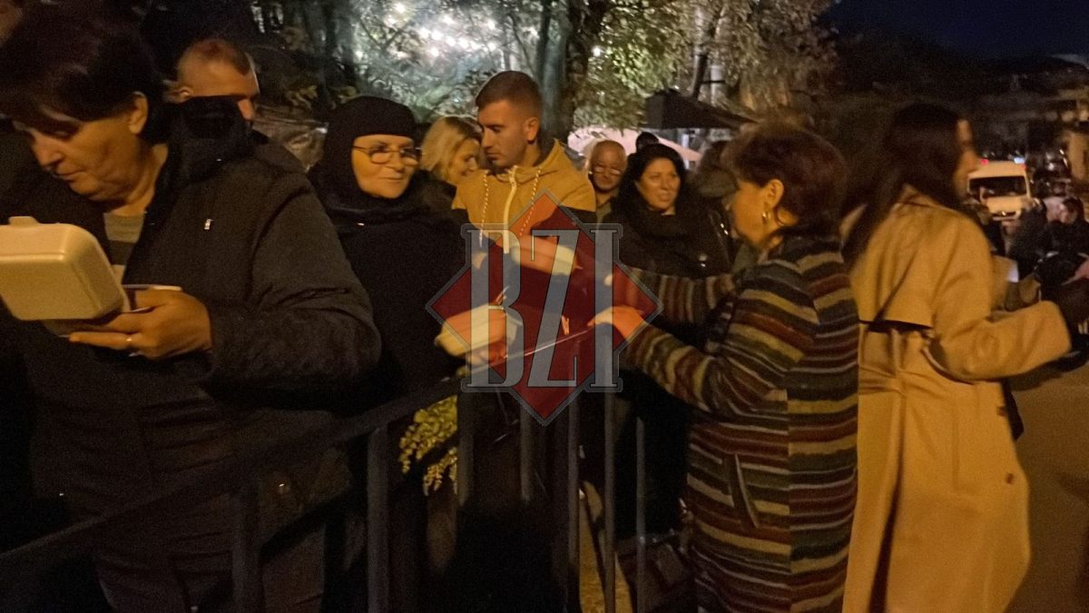 Pelerinii care au venit la Sfânta Cuvioasă Parascheva au primit pachete cu mâncare caldă din partea voluntarilor
