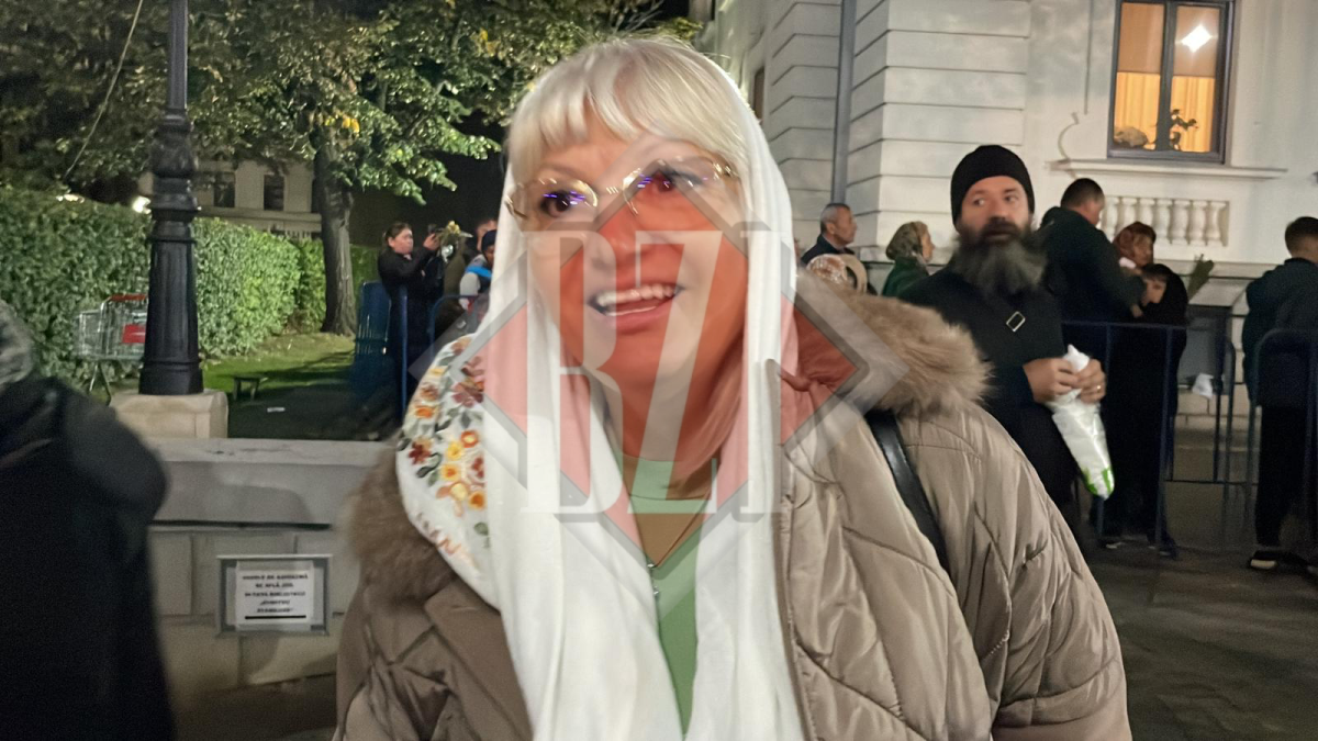 Pelerinii au așteptat peste 14 ore să se roage la moaștele Sfintei Parascheva: „Vin de 21 de ani, Sfânta m-a vindecat de carcinomul tiroidian” – VIDEO