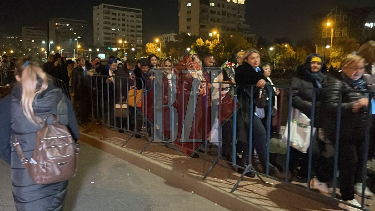 A șasea zi de pelerinaj la Iași! Zeci de mii de oameni așteptă să se roage la racla cu Moaștele Sfintei Parascheva – LIVE VIDEO, FOTO