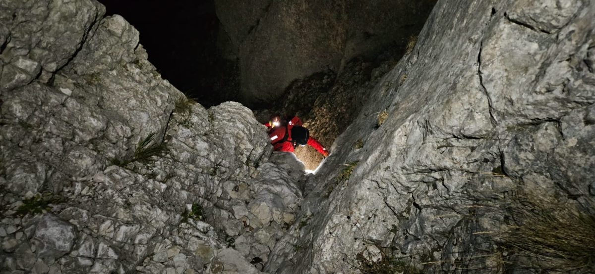 Acţiune extrem de dificilă pentru salvarea a trei persoane care s-au desprins de un grup în Piatra Craiului
