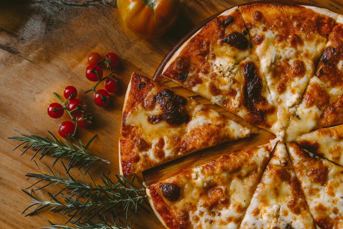 Trafic de droguri la o pizzerie! Comandați pizza numărul 40, primiți și o „surpriză”