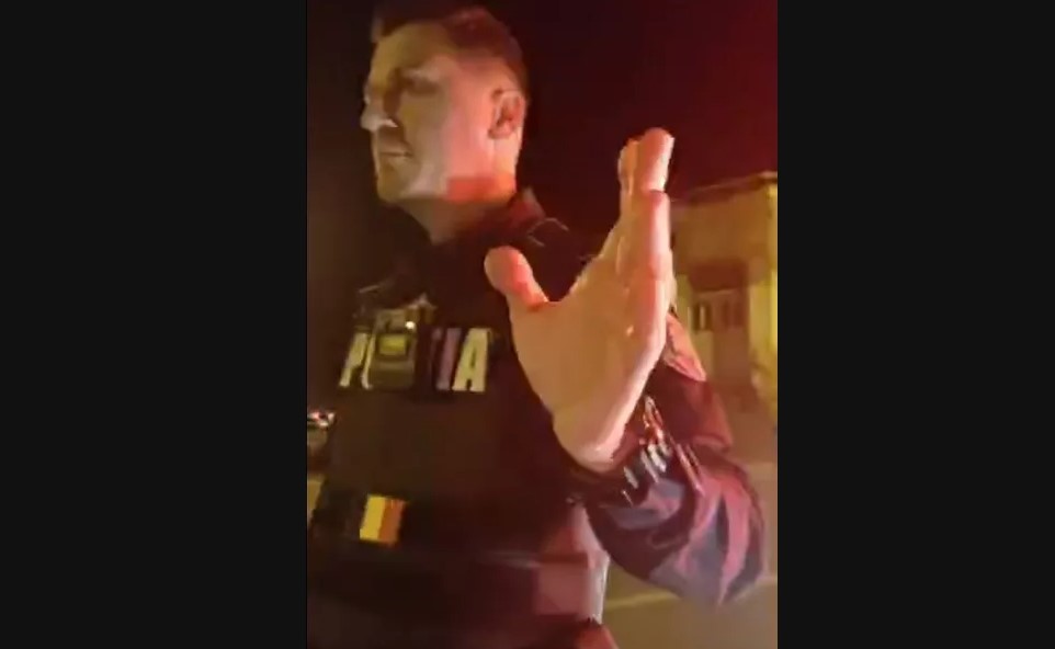 Adrian Bursuc, patronul de la Body Line, a fost încătușat în această seară. A intrat în conflict cu poliția din cauza unei manifestări religioase – UPDATE