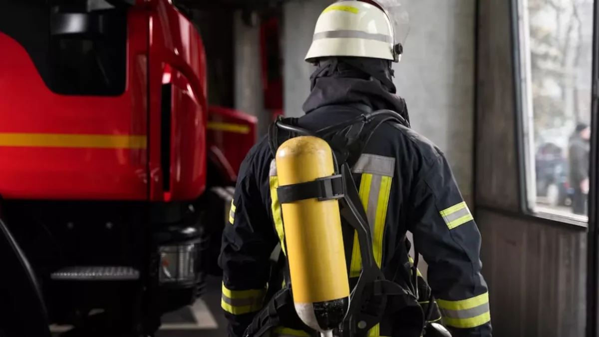 Incendiu în comuna Scânteia. Flăcările au izbucnit la o casă