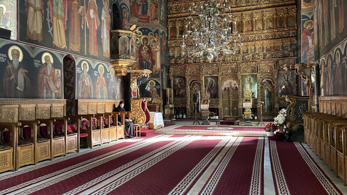 Pelerinii ajunși, zilele acestea, la Iași vor putea vizita Catedrala Veche! În restul anului, lăcașul de cult este deschis doar la răsăritul soarelui
