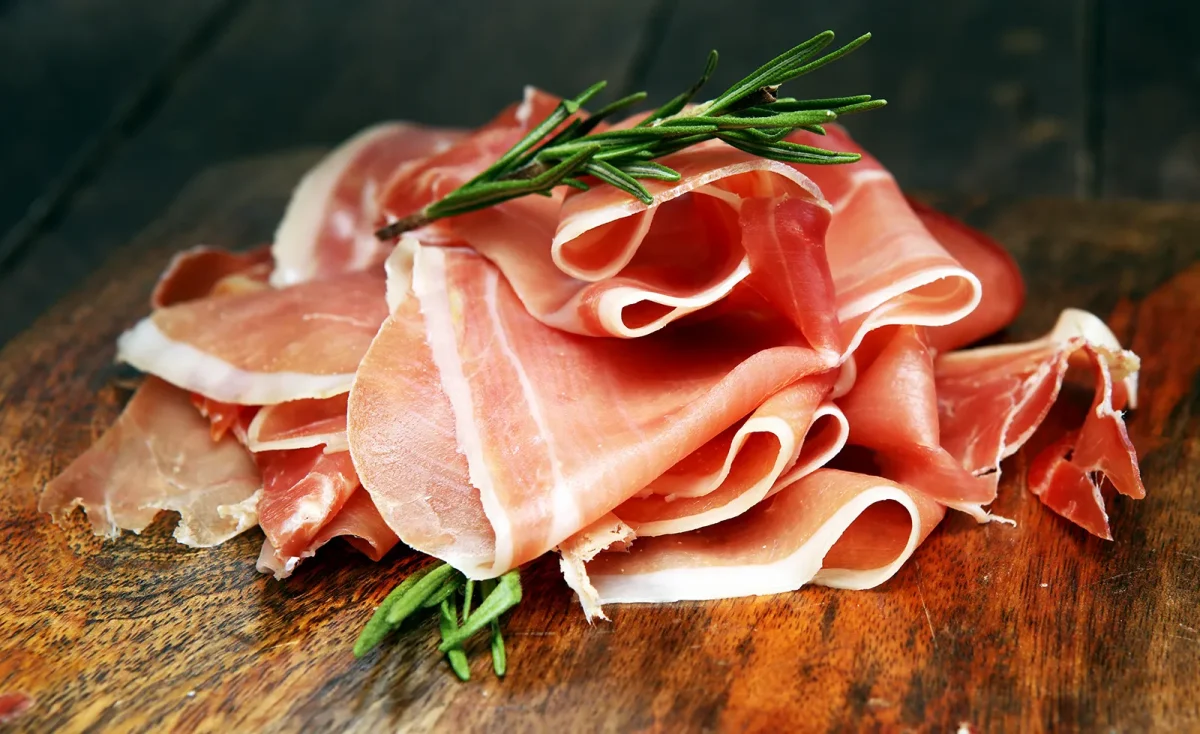 Românii nu vor mai putea cumpăra prosciutto din Italia. Iată de ce va dispărea de pe rafturile magazinelor
