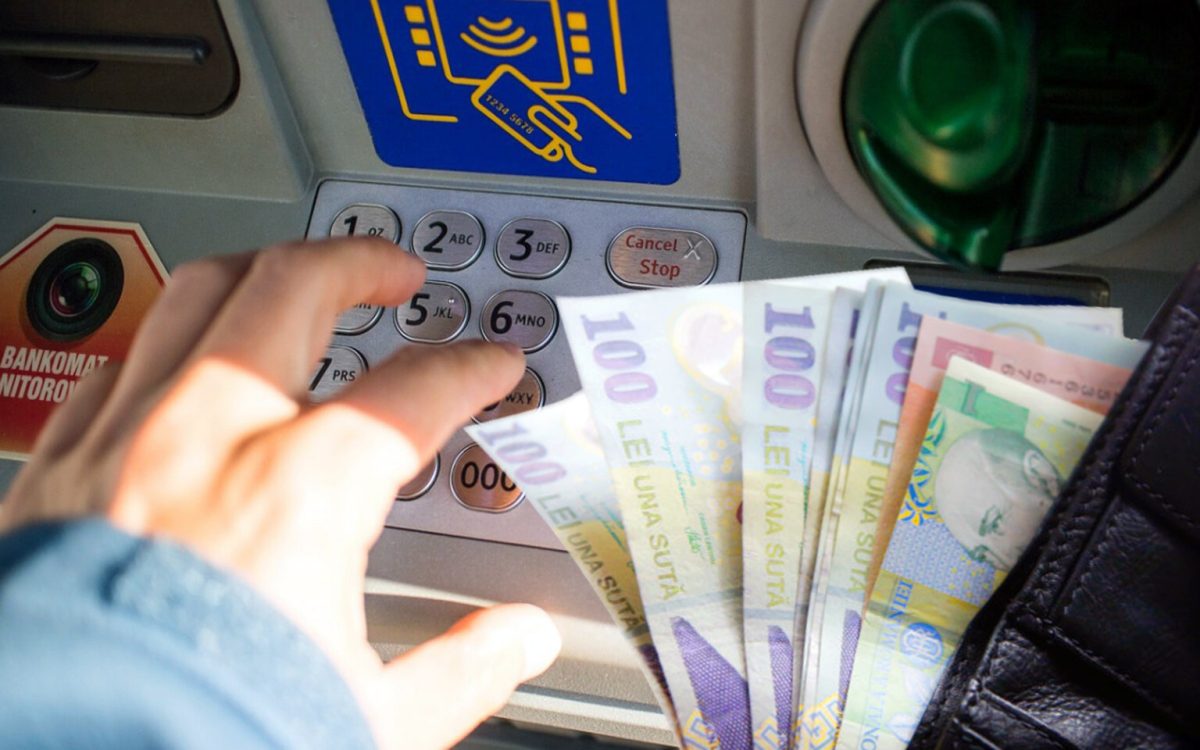Mii de bancnote false sunt în bancomatele din România! Atenție cum scoateți bani din ATM
