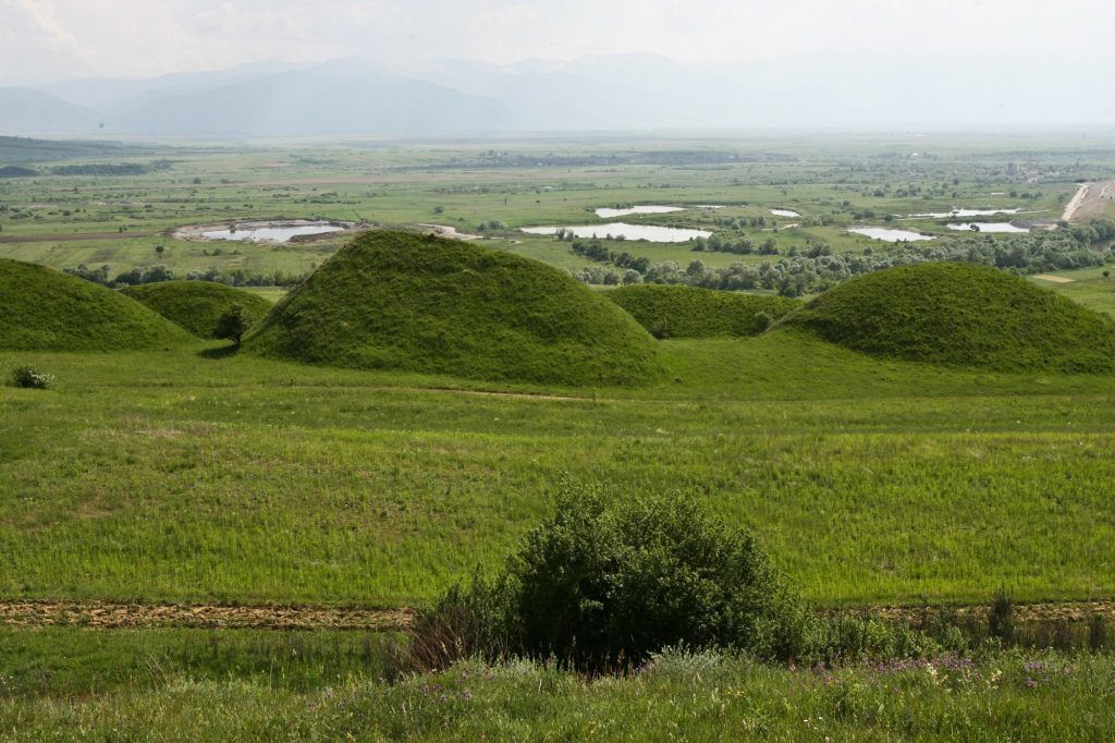 Turiștii rămân fără cuvinte când ajung aici! Este de necrezut ce pot vedea într-un sat izolat din România