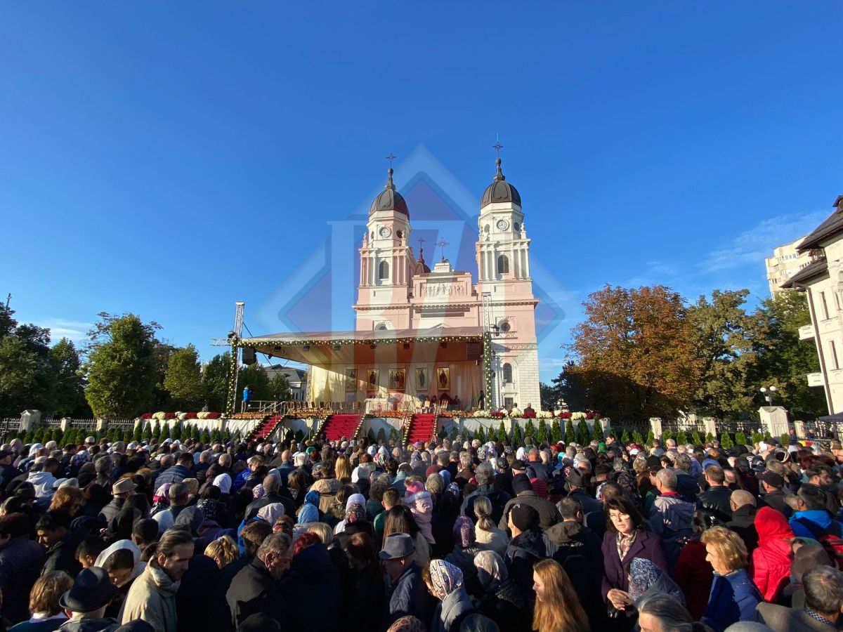 Sf. Liturghie de la Catedrala Mitropolitană din Iași cu ocazia zilei Sf. Cuvioase Parascheva. Oficialitățile prezente la eveniment – LIVE VIDEO, TEXT, UPDATE