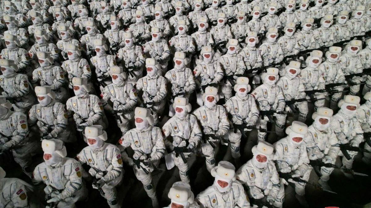 Coreea de Nord ar fi trimis 10.000 de soldați de partea Rusiei, iar 18 din ei ar fi și dezertat deja din Ucraina