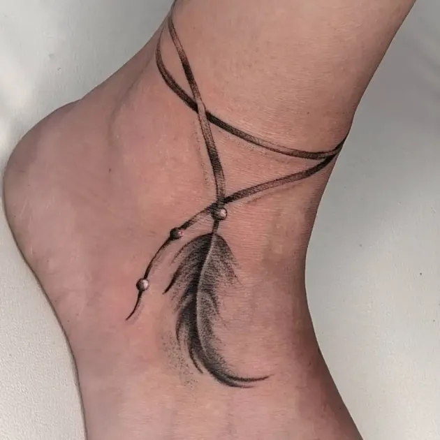 Ce modele de idei sunt pentru tatuaje pe picior sau gleznă cu scris. Cele mai frumoase tatuaje pentru fete