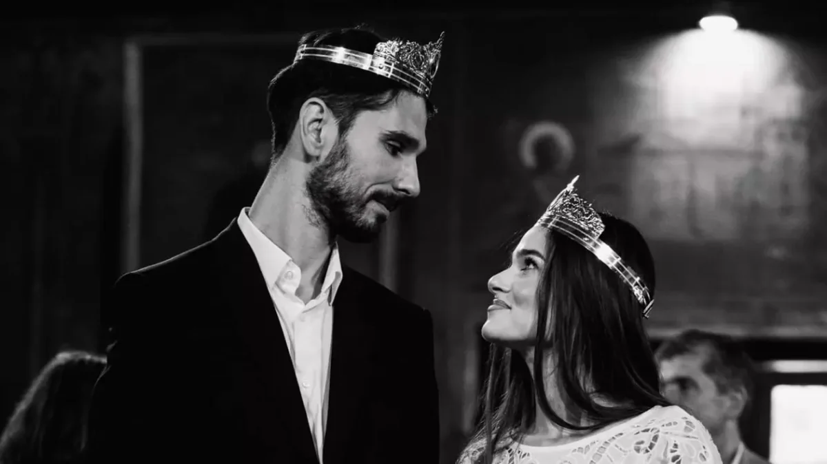 Promisiunea făcută la nunta lui Theo Rose. Mama tinerei mirese a izbucnit în lacrimi și a atras privirile tuturor invitaților