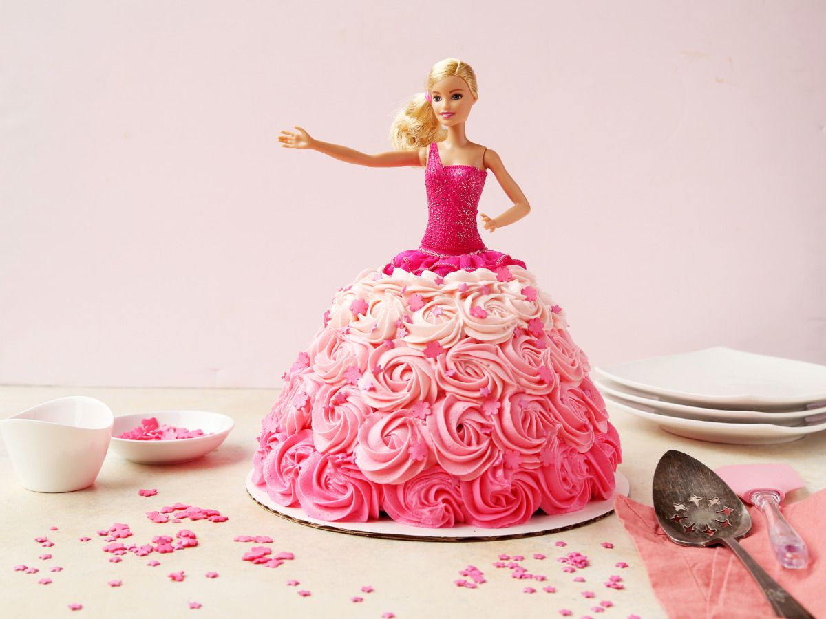 Cum să faci un tort Barbie. Un desert gustos și de poveste