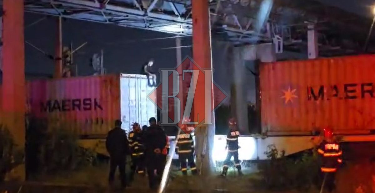Imagini de groază în zona Poitiers. Un minor s-a electrocutat după ce s-a urcat pe un vagon de tren. Deși are răni grave refuză să coboare – EXCLUSIV FOTO/VIDEO, UPDATE