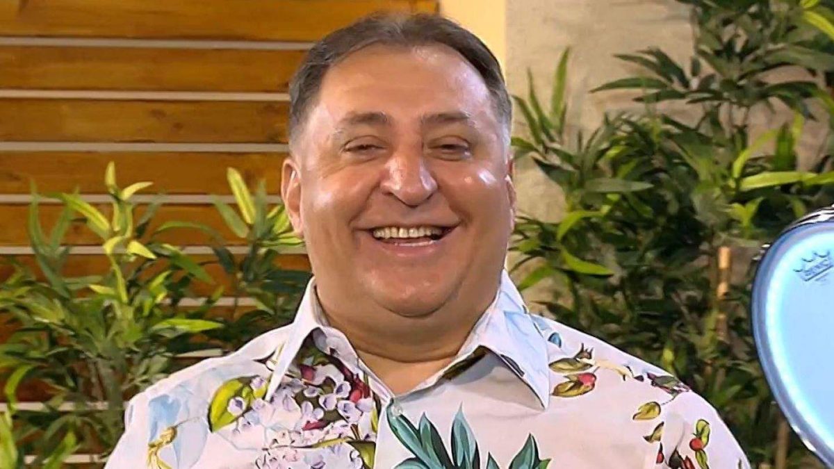 Câți bani trebuie să scoți din buzunar dacă vrei să îți cânte Vali Vijelie la eveniment. Ce sumă cere artistul pentru 90 de minute