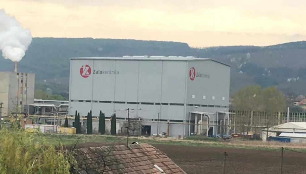 O companie majoră se mută cu toate fabricile în România. Care este motivul
