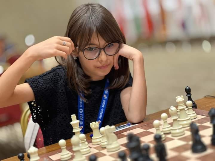 Următoarea mutare: Campionatul Mondial. Donează pentru șahista Maria Anistoroaei!