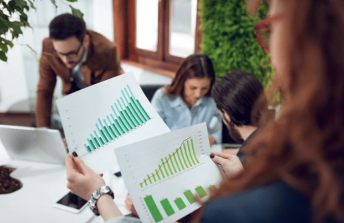 Maghiarii își caută locuri de muncă în România! Salariile sunt mai mari ca în Ungaria