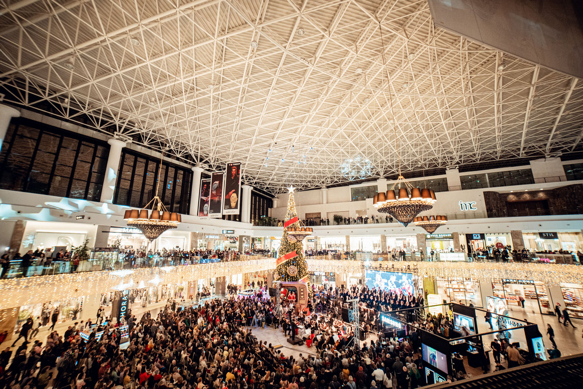 Aprindem luminile la Palas și dăm startul celui mai frumos sezon din an! „Have a Very X-mas!”, în atmosfera de poveste orchestrată de Filarmonica de Stat „MOLDOVA” Iași