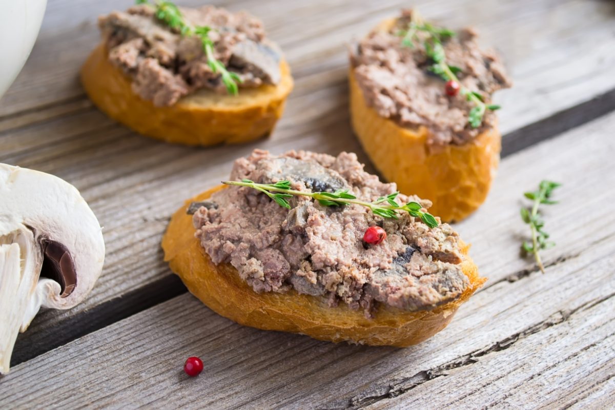 Rețeta pentru pate vegetal făcut acasă. Iată din ce ingrediente îl poți pregăti