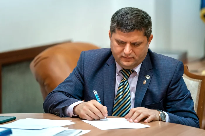 Deputatul căruia AUR i-ar fi cerut 60.000 de euro pentru candidatură a depus o plângere la DNA împotriva lui George Simion