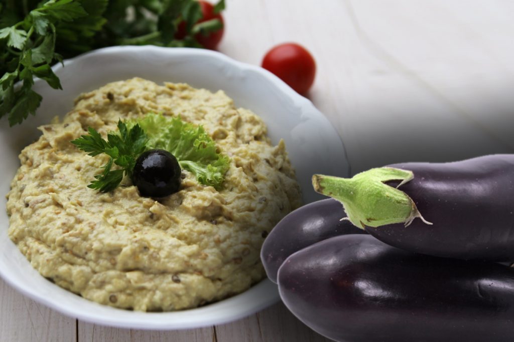 Rețeta pentru salata de vinete cu ceapă. Iată greșeala care strică gustul preparatului