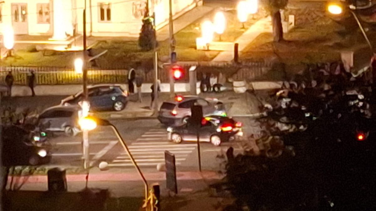Accident rutier în Copou! Două mașini au intrat în coliziune
