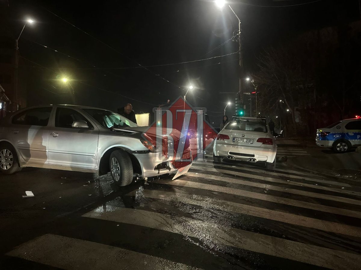 Accident rutier în municipiul Iași! Două autoturisme au intrat în coliziune