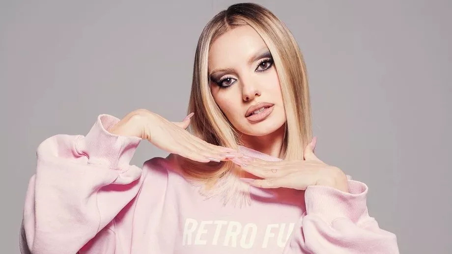 Păpușa Barbie de România! Alexandra Stan a furat privirile tuturor într-o rochie scurtă, mulată și de culoare roz bombon