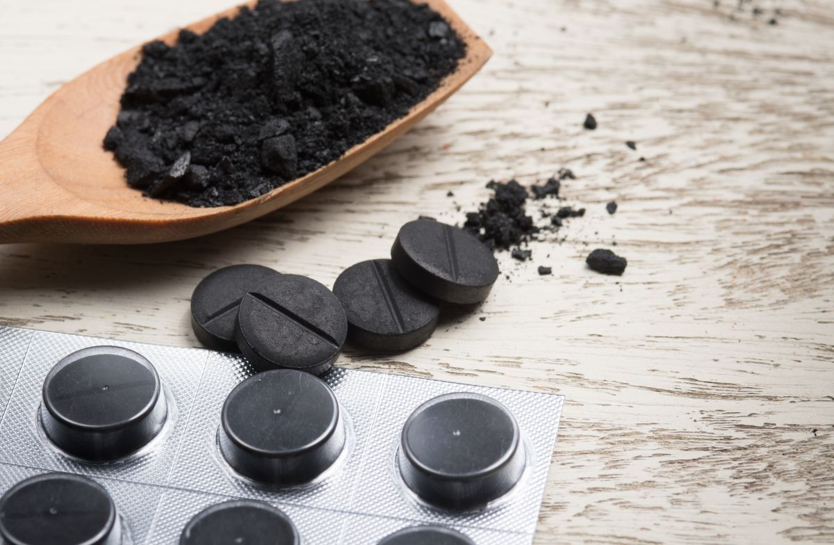 Când se ia cărbunele medicinal? Tratament pentru detoxifiere
