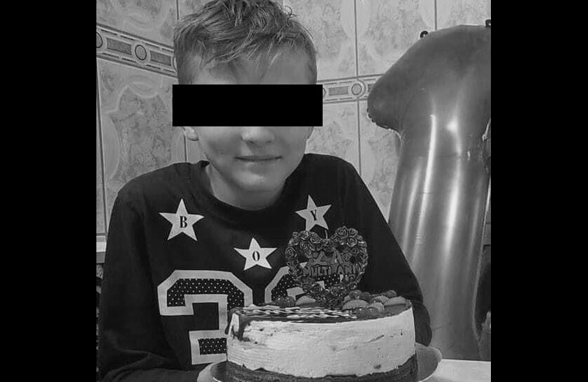O familie este îndurerată! Băiatul lor a pierdut lupta cu o boală cruntă