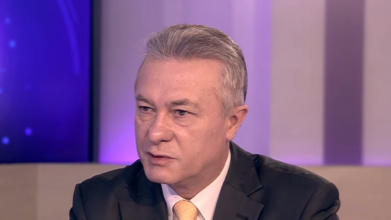 Cristian Diaconescu şi-a exercitat dreptul de vot la o secţie din Bucureşti: „Îi rog pe români să vină la vot”