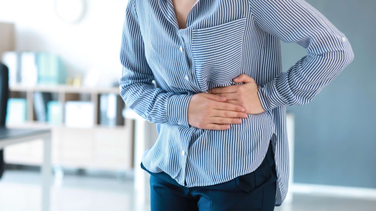 Ce organe se află în partea stângă, sub coaste? Află ce boli indică durerea din această zonă