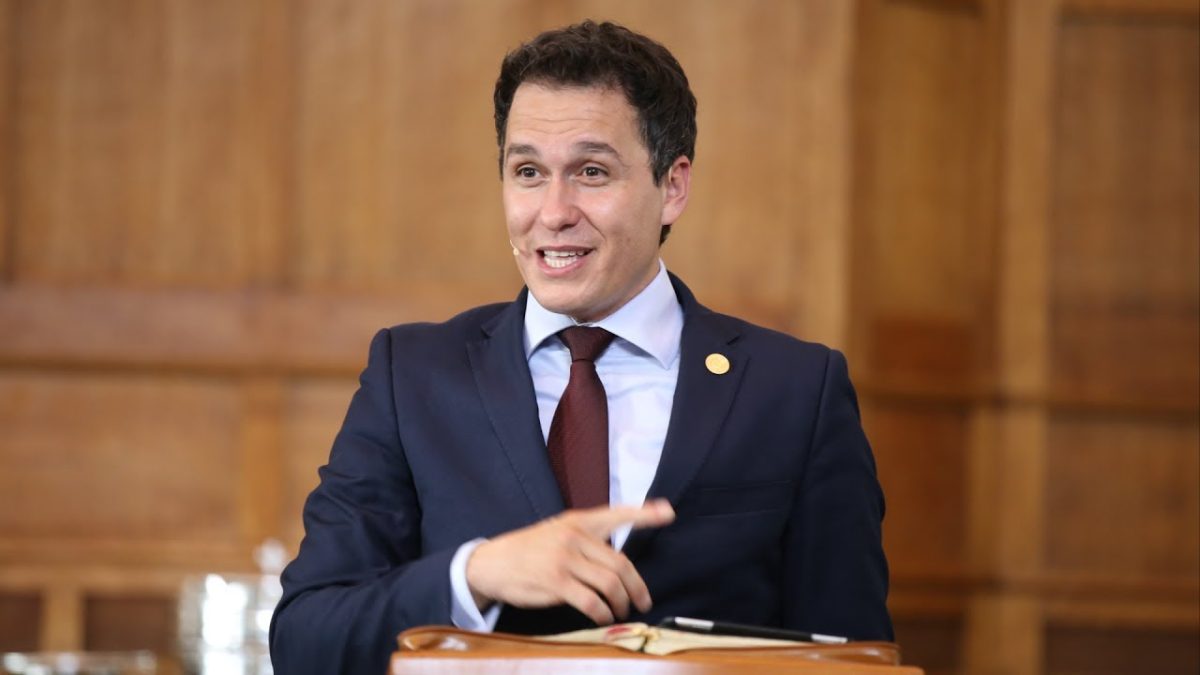 Pastorul Florin Antonie din Anglia mesaj de susținere pentru Călin Georgescu: ”Trebuie să avem în Parlament de o contramăsură la propaganda LGBTQ+ a USR”