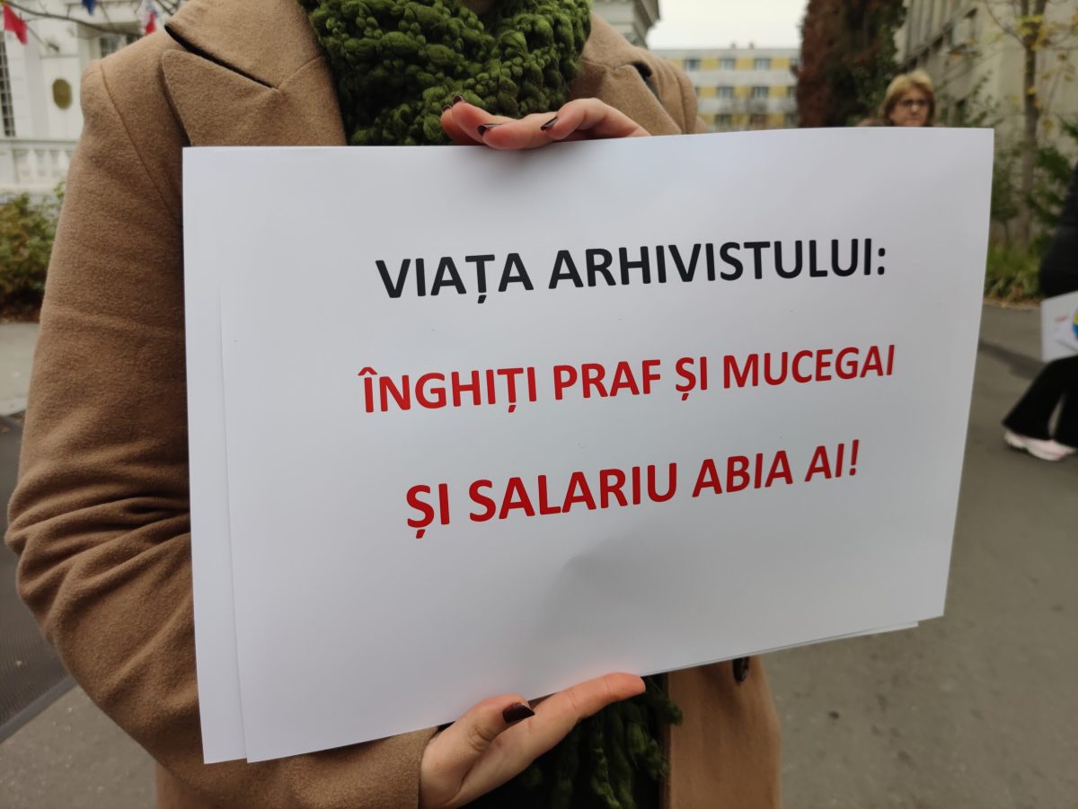 Studenții de la Istorie sunt alături de angajații Arhivelor Naționale