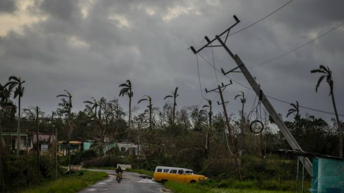 Uraganul Rafael lasă Cuba în beznă totală: pagube masive și disperare după trecerea furtunii devastatoare