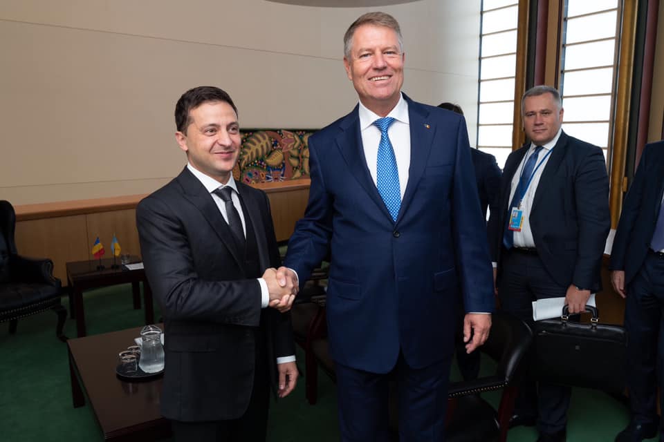 Uraina ucrainizează copiii români din teritoriile românești ocupate de URSS: Fără Limba Română în școli, la ore și în pauze