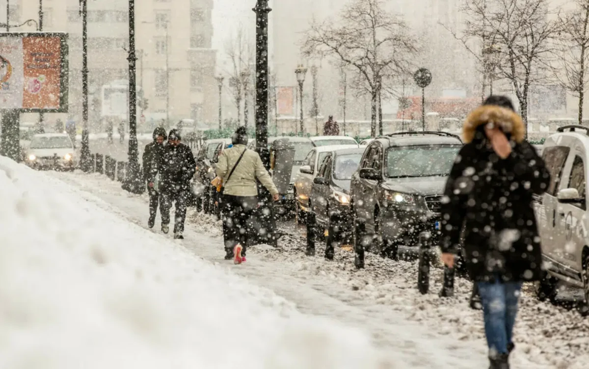Meteorologii anunță ninsori abundente și viscol în următoarea periodă