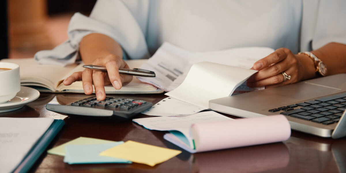 Apar noi taxe la final de an! Cine este obligat să dea mai mulți bani la stat