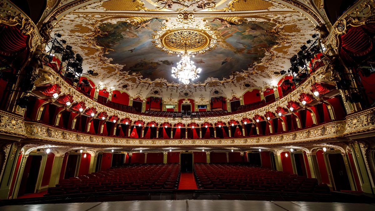 Magia sărbătorilor de iarnă prinde viață pe scena Operei din Iași! A fost stabilit programul artistic pentru luna decembrie