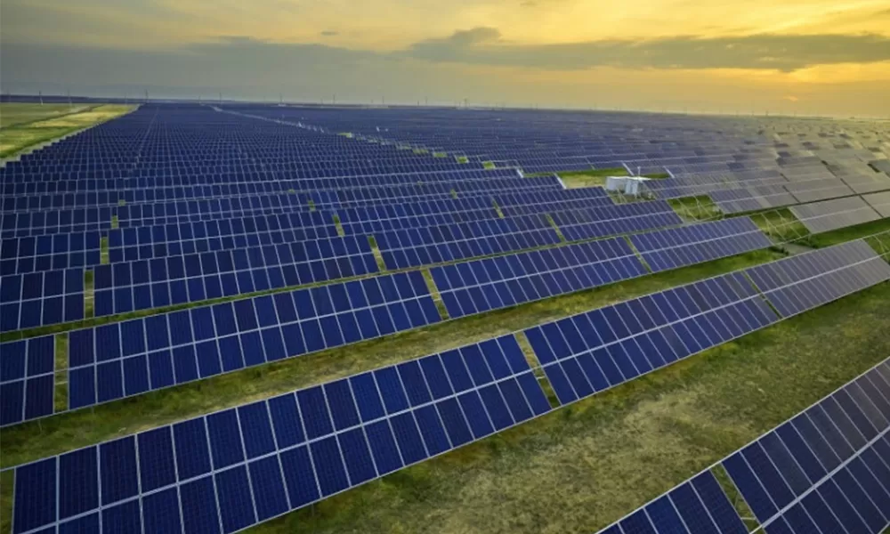 Ieșenii vor investi câteva milioane de euro în parcurile fotovoltaice. Banii provin de la Uniunea Europeană