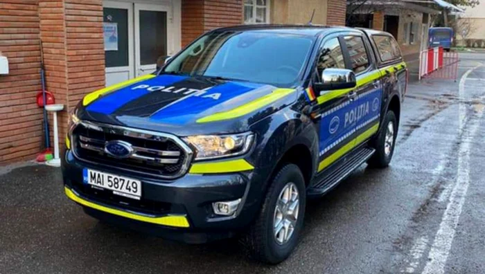 Două femei din județul Iași, depistate de polițiști în timp ce vindeau câini fără acte legale