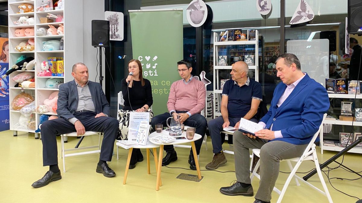 Profesorul universitar Antonio Momoc a lansat la Iași a doua ediție a cărții „Comunicare 2.0”