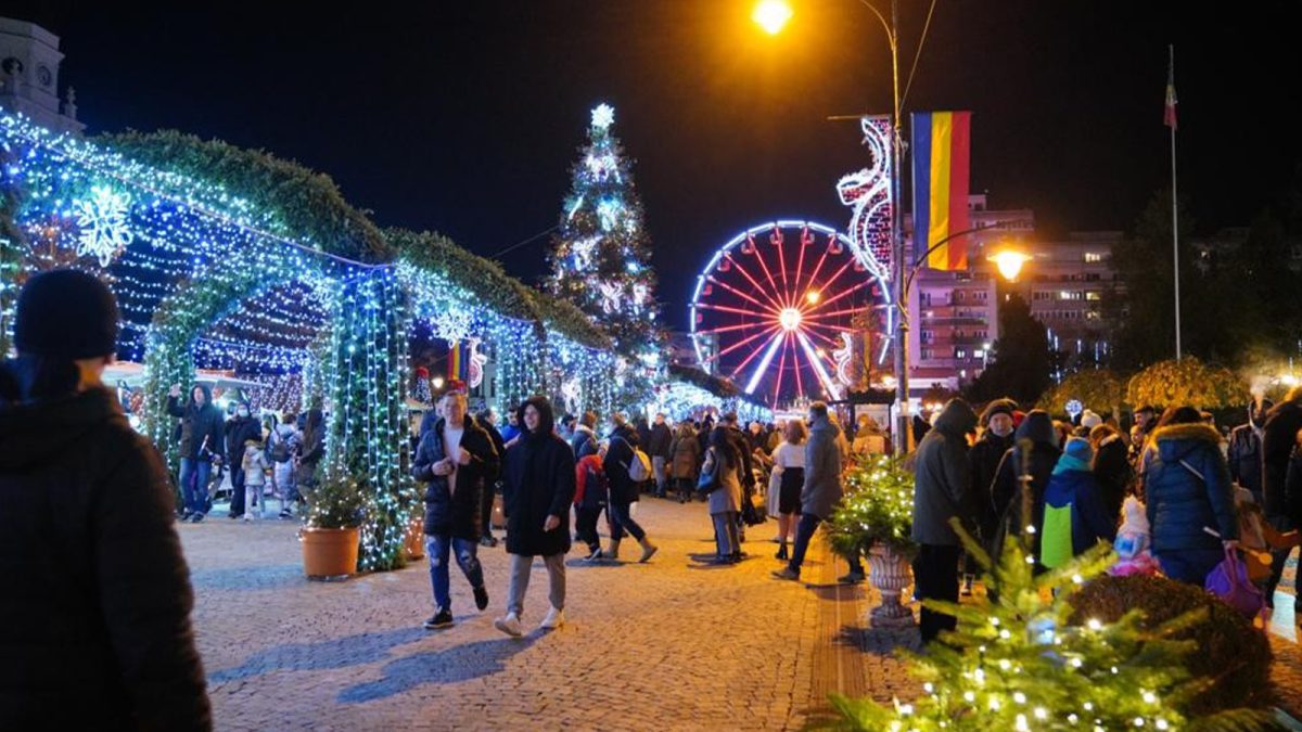 Încep pregătirile pentru sărbătorile de iarnă, la Iași. Peste 700 de brazi din Danemarca vor fi împodobiți în municipiu